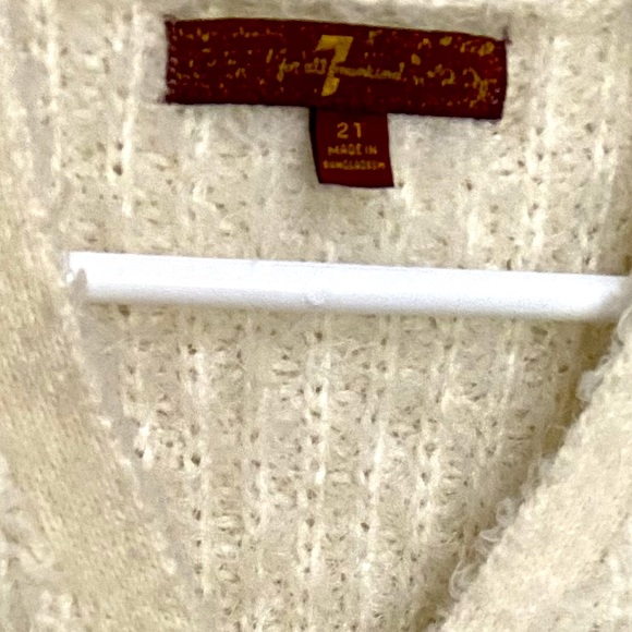 7 FOR ALL MANKIND Sweater W/Cute Buttons & A Bow At Hemline Size 2T - Picture 5 of 5